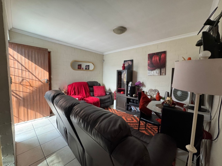 To Let 2 Bedroom Property for Rent in Fountain Village Western Cape